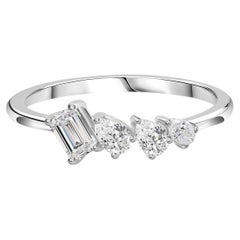 Bague en or blanc 18 carats sertie d'un diamant de 0,47 carat à taille mixte