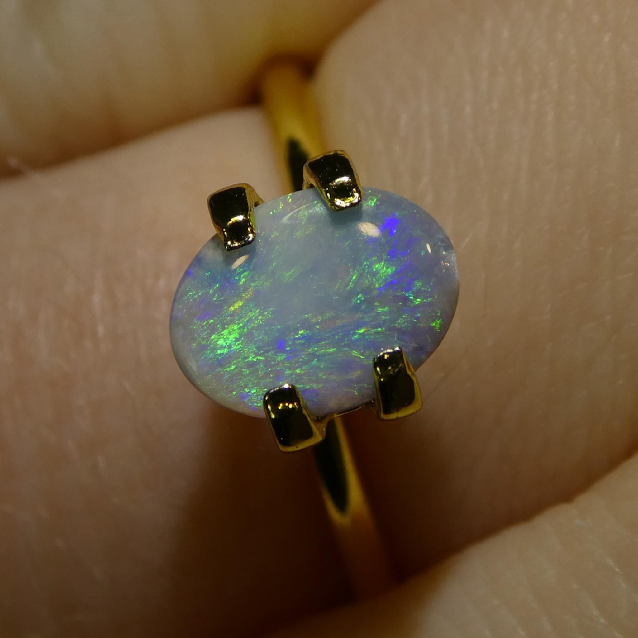 0.47 Karat ovaler weißer Opal mit Cabochonschliff aus Australien im Angebot 2