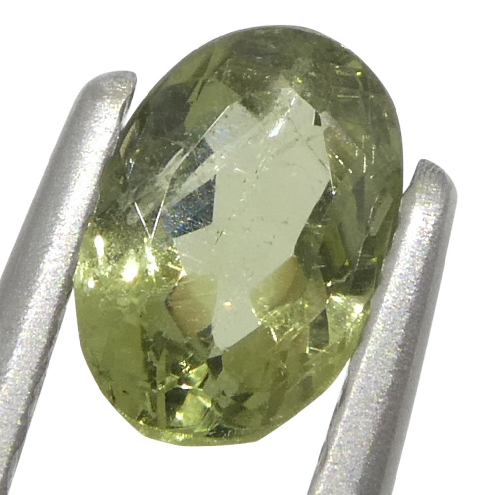 0.47ct Oval Yellowish Green to Greyish Purple Alexandrite from Brazil In New Condition For Sale In Toronto, Ontario
