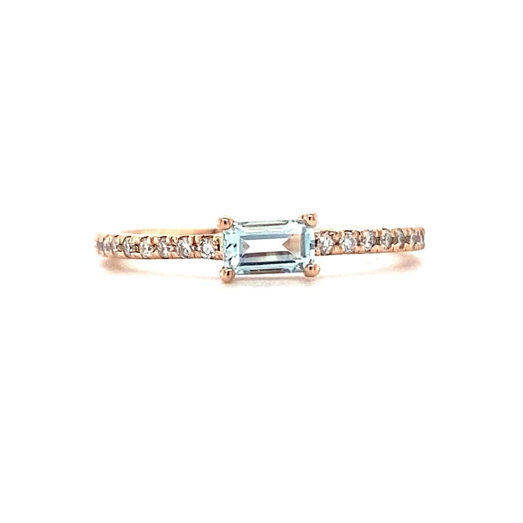 Bague cocktail en or rose avec aigue-marine de 0.48 carat et diamants
Simple mais Elegant.....Ce design classique va rehausser votre garde-robe d'accessoires !   Parfait pour une tenue de tous les jours, mais aussi pour une tenue