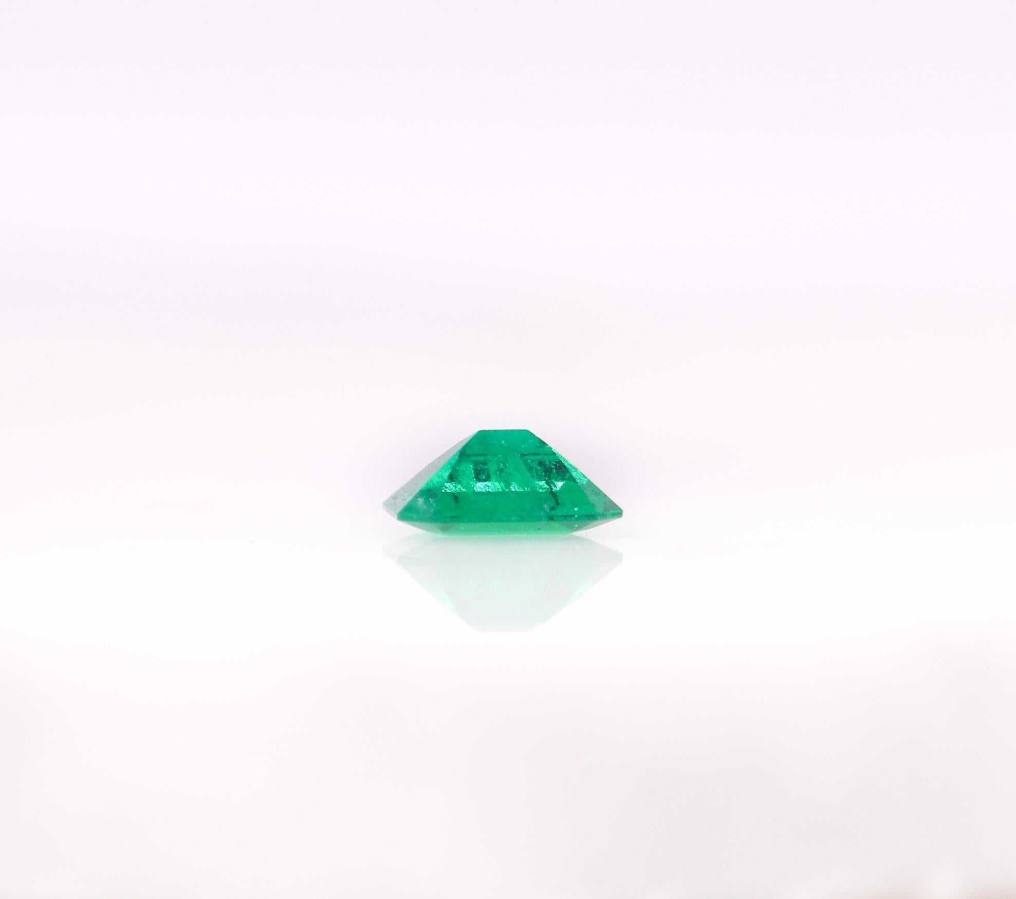 0,48 Karat kolumbianischer Smaragd Loser Edelstein  Smaragdschliff 6x4.81 mm im Angebot 4