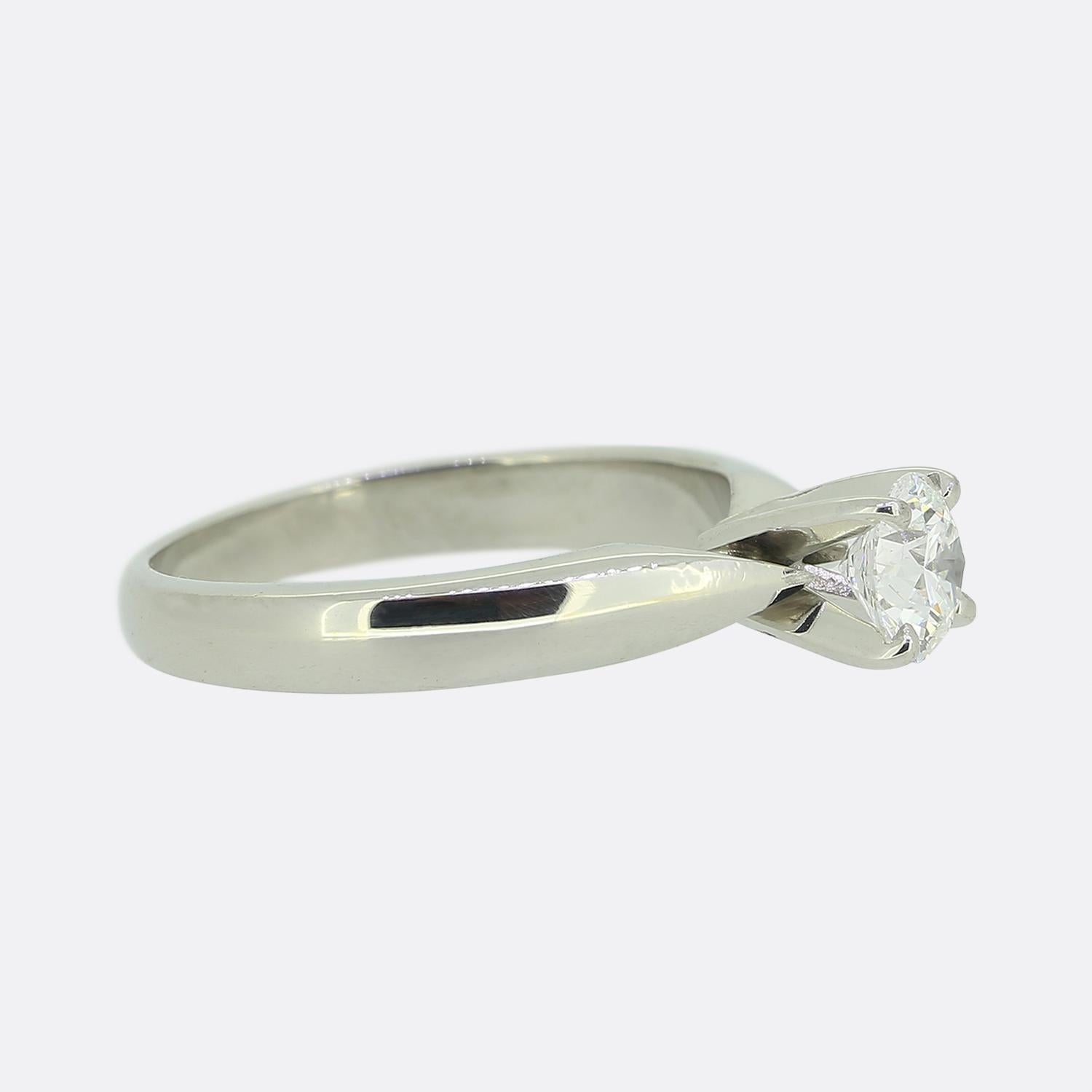 Anillo de compromiso de diamantes de 0,48 quilates Corte brillante en venta