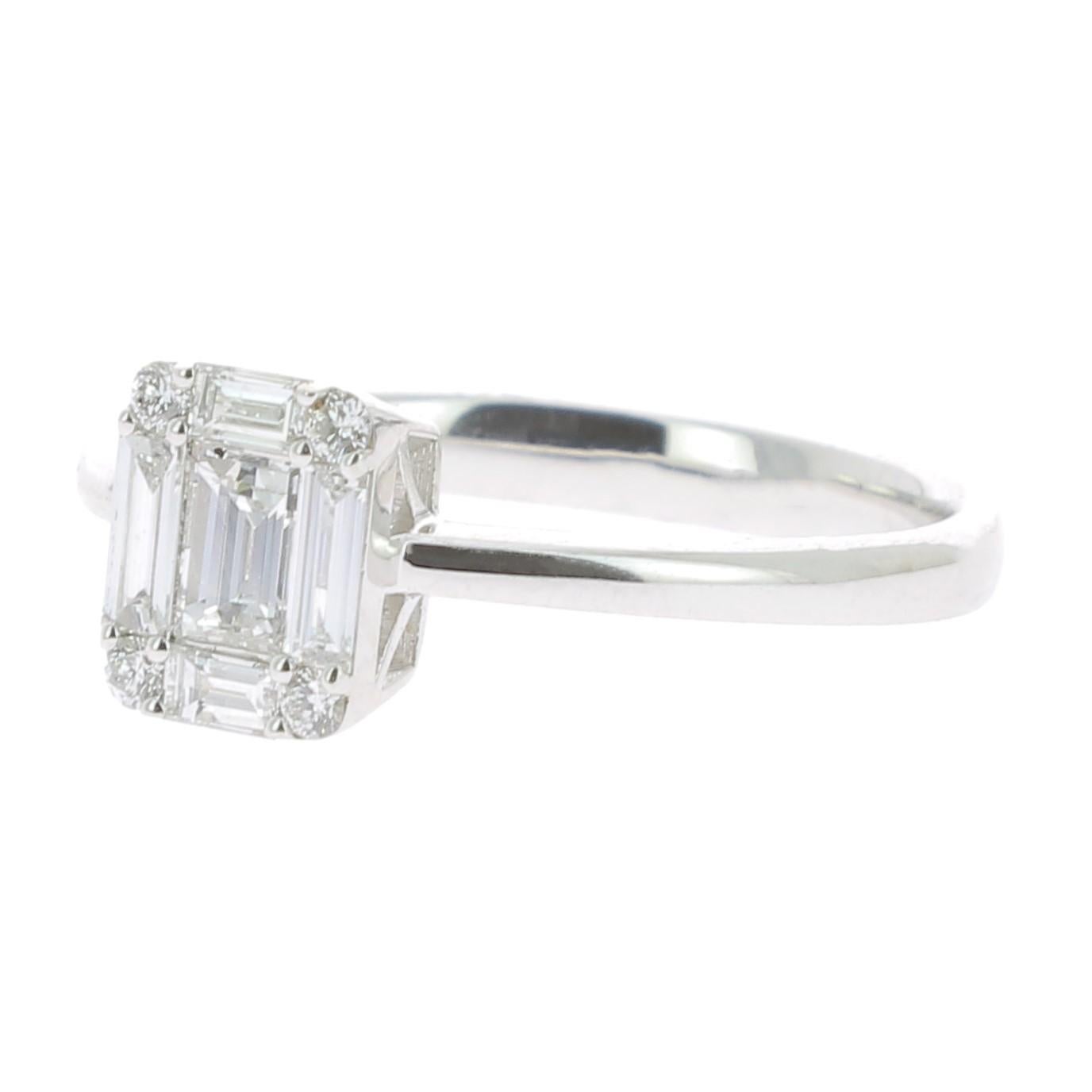 Round Cut 0.48 Carat GVS Diamonds Ring Round/Baguette Diamonds 18K White Gold