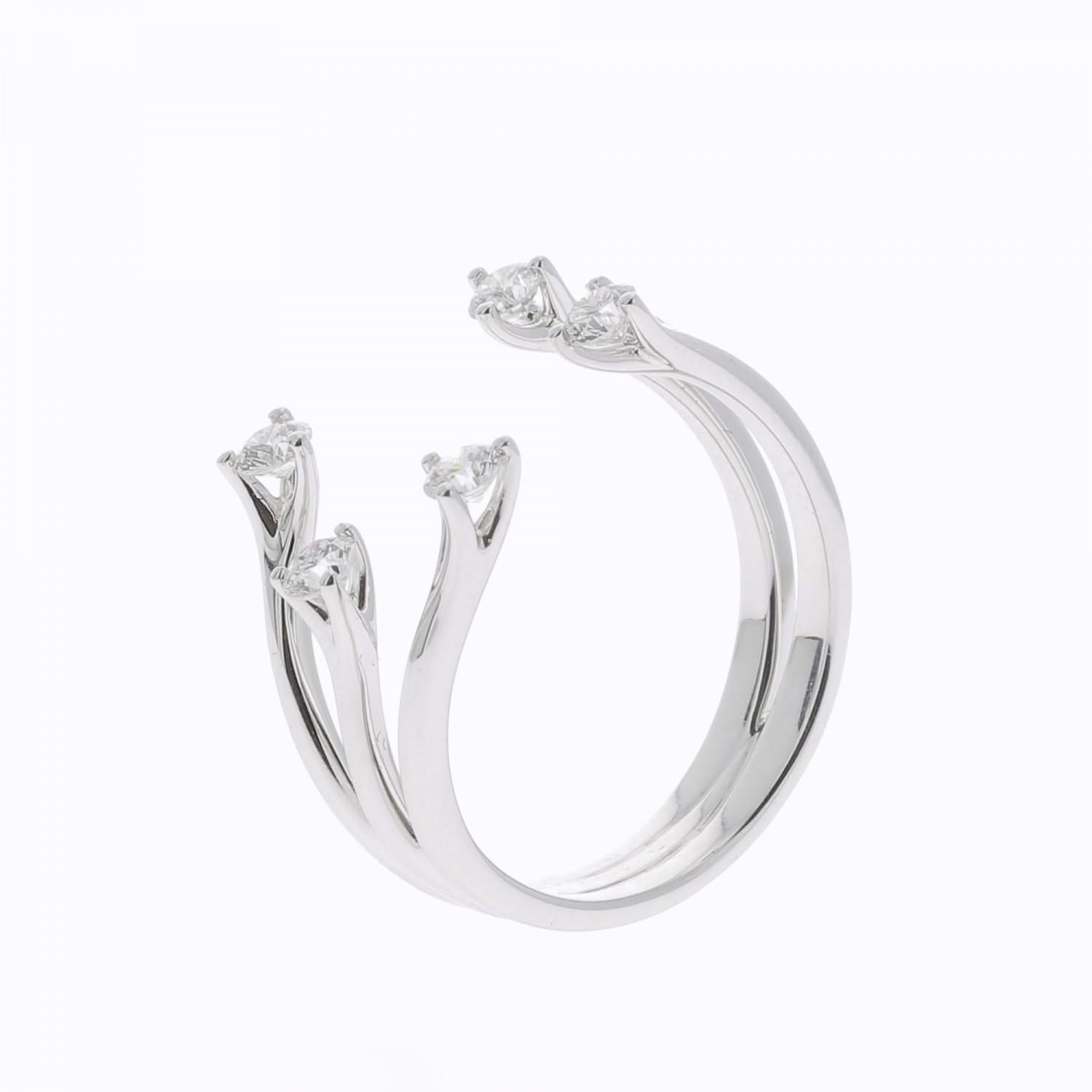 Contemporary 0.48 Carat GVS White Diamond Rings 18 Karat White Gold Fashion Rings