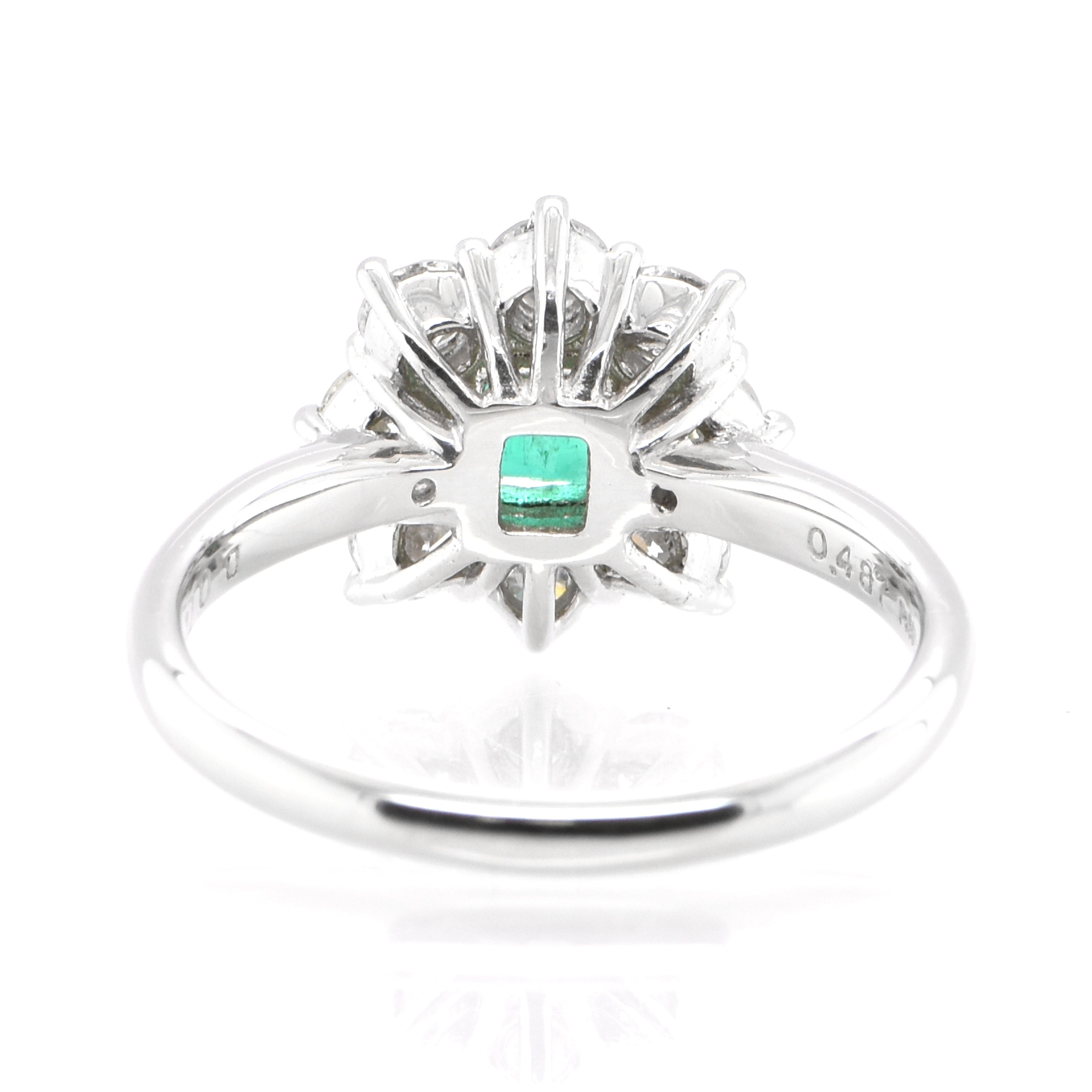 0.48 Carat Natural Colombian Emerald and Diamond Ring Set in Platinum For Sale 1