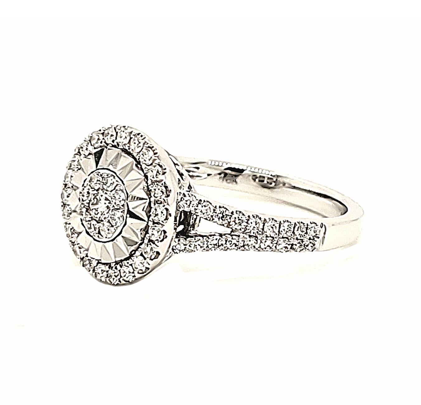 Contemporary 0.48 Carat Round White Diamond Ring