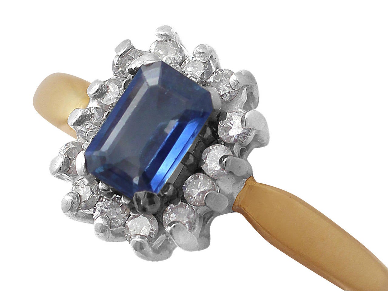 Round Cut 0.48 Carat Sapphire and 0.35 Carat Diamond, 18 Karat Gold Cluster Ring, Vintage