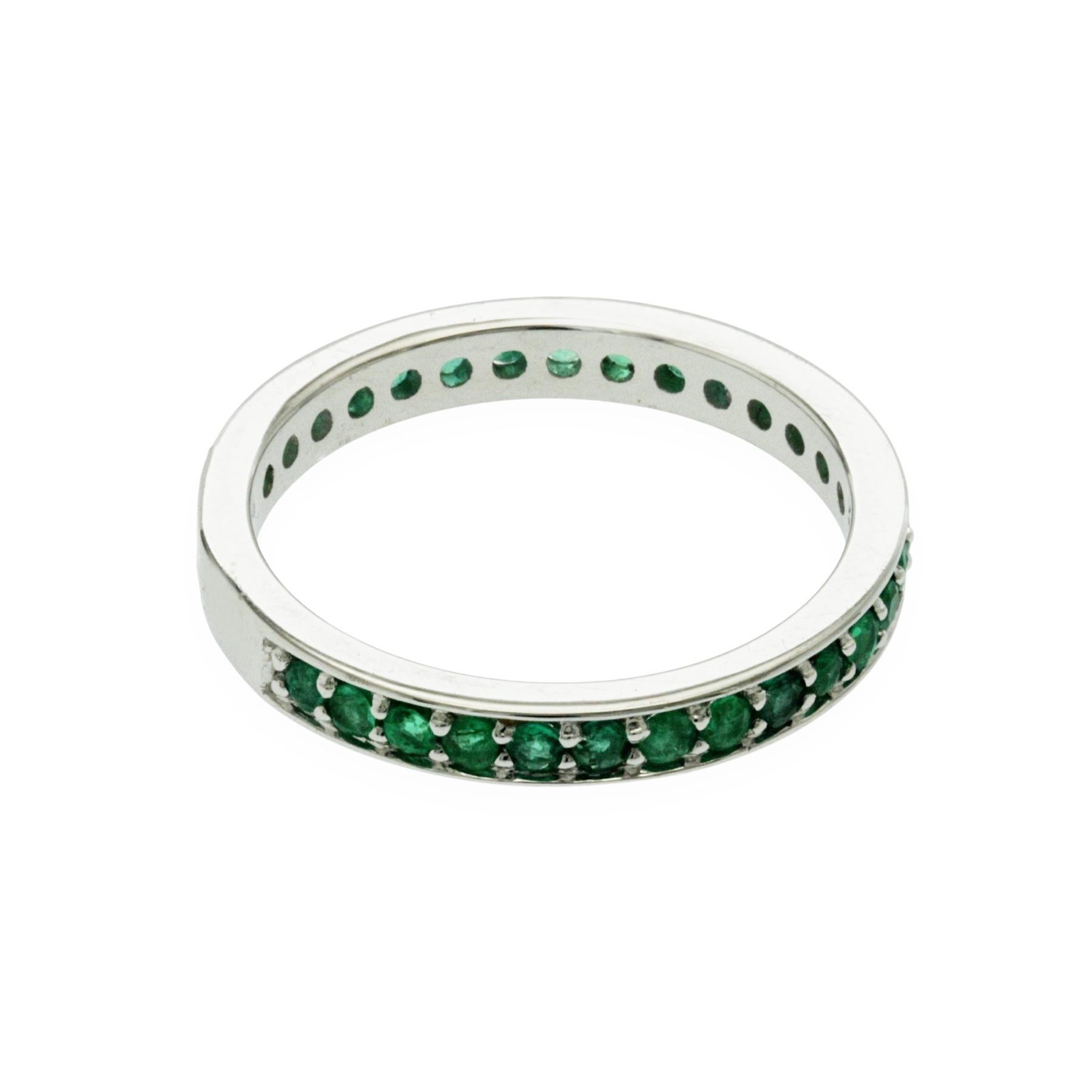 0,48 CT Natürlicher Smaragd14K Weißgold Band Ring im Angebot 2