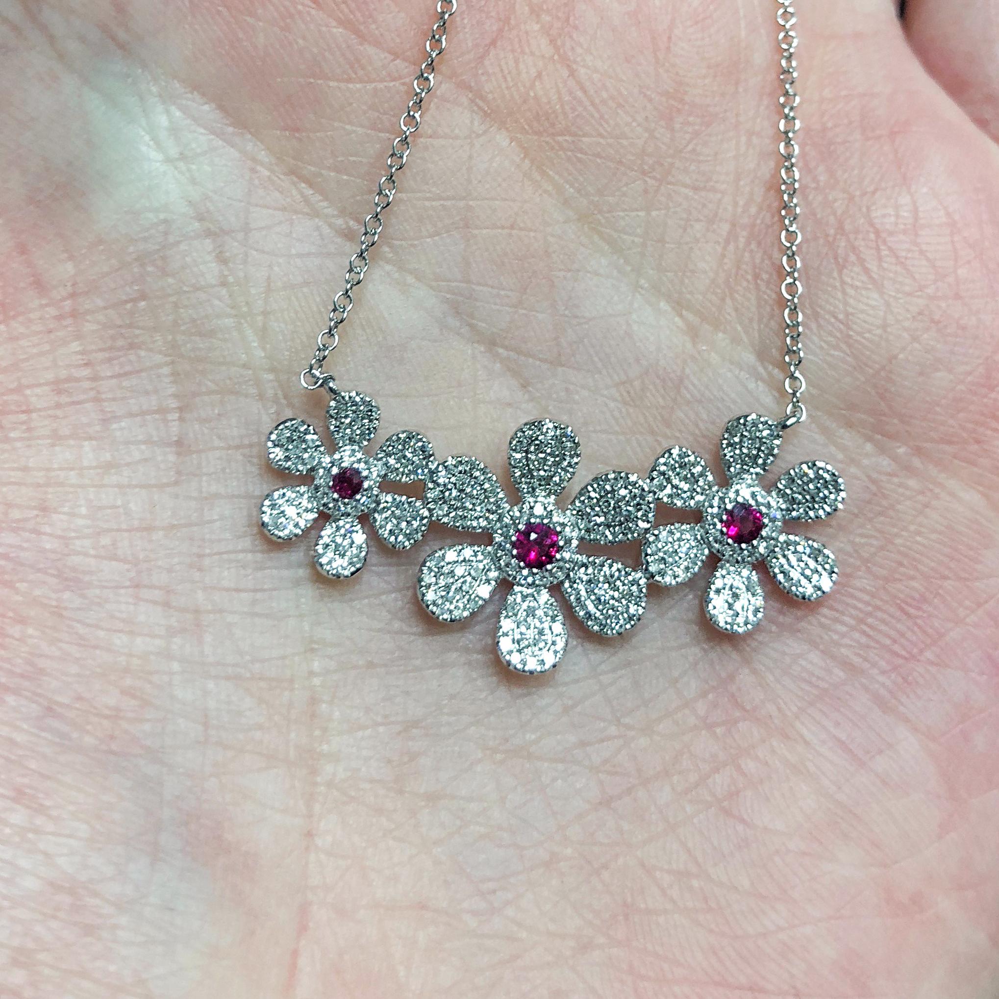0.48 Carat Diamond and 0.16 Carat Ruby 14 Karat White Gold Flower Necklace In New Condition In New York, NY