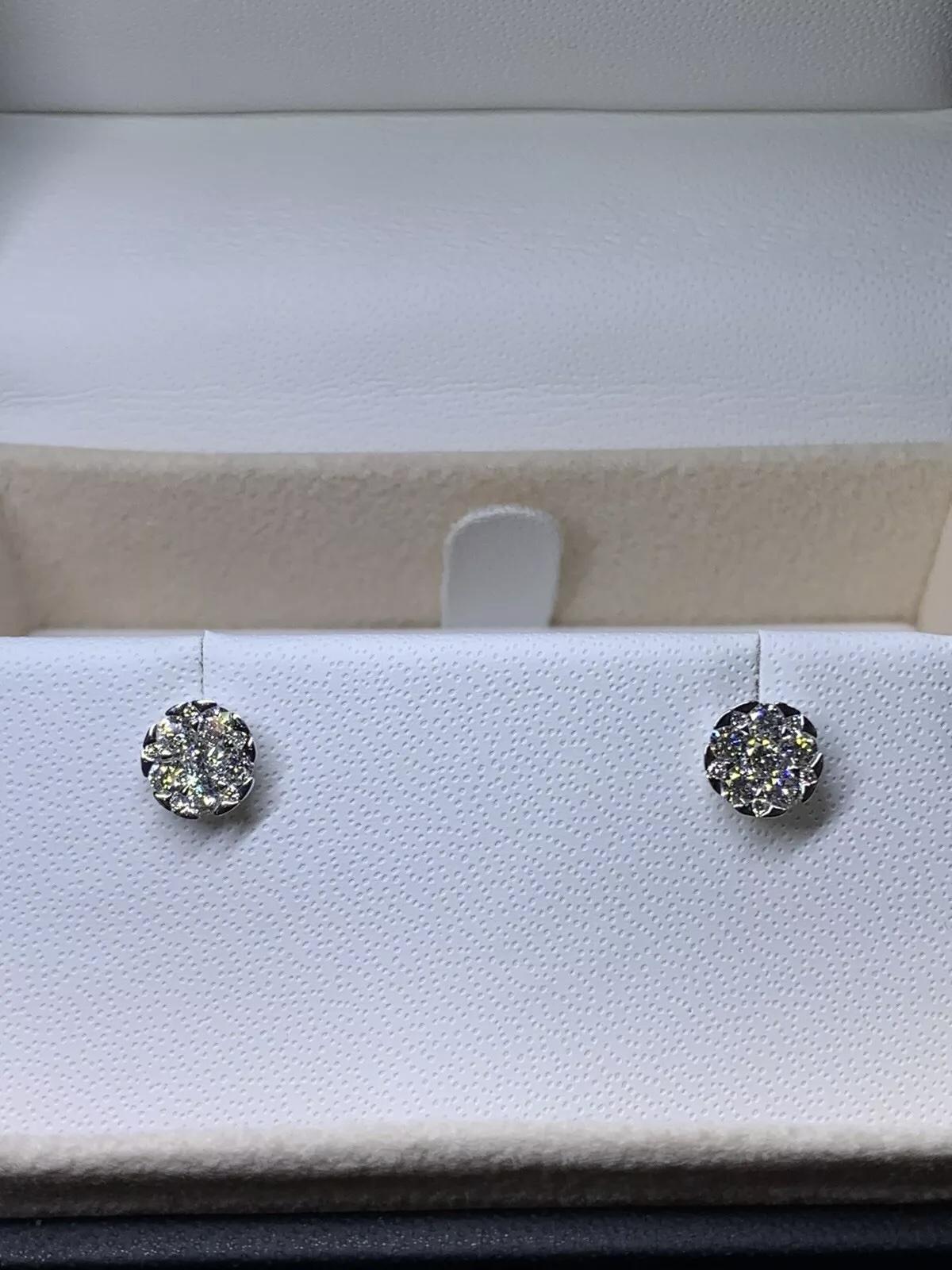Pendientes de oro blanco de 18 ct con solitario de diamante de 0,48 ct