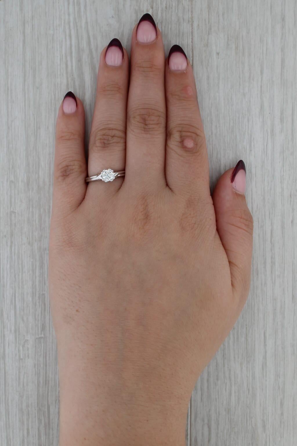 Anello di fidanzamento solitario con diamante rotondo da 0,48 carati in platino, misura 7,5 in vendita 3