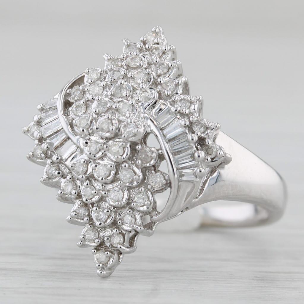 0.48ctw Diamond Cluster Cocktail Ring 14k White Gold Size 7.25 en vente 1