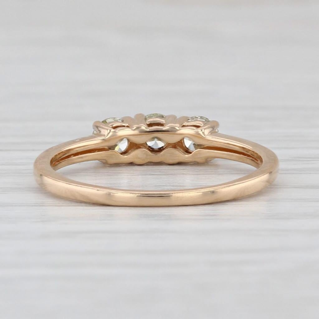 Taglio rotondo Anello a 3 pietre con diamante giallo da 0,48 carati in oro giallo 18k Misura di fidanzamento 6,25 in vendita