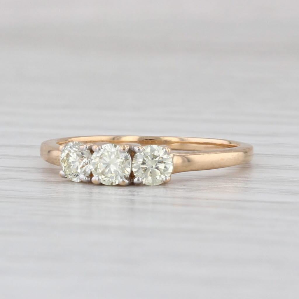 Anello a 3 pietre con diamante giallo da 0,48 carati in oro giallo 18k Misura di fidanzamento 6,25 in vendita 1