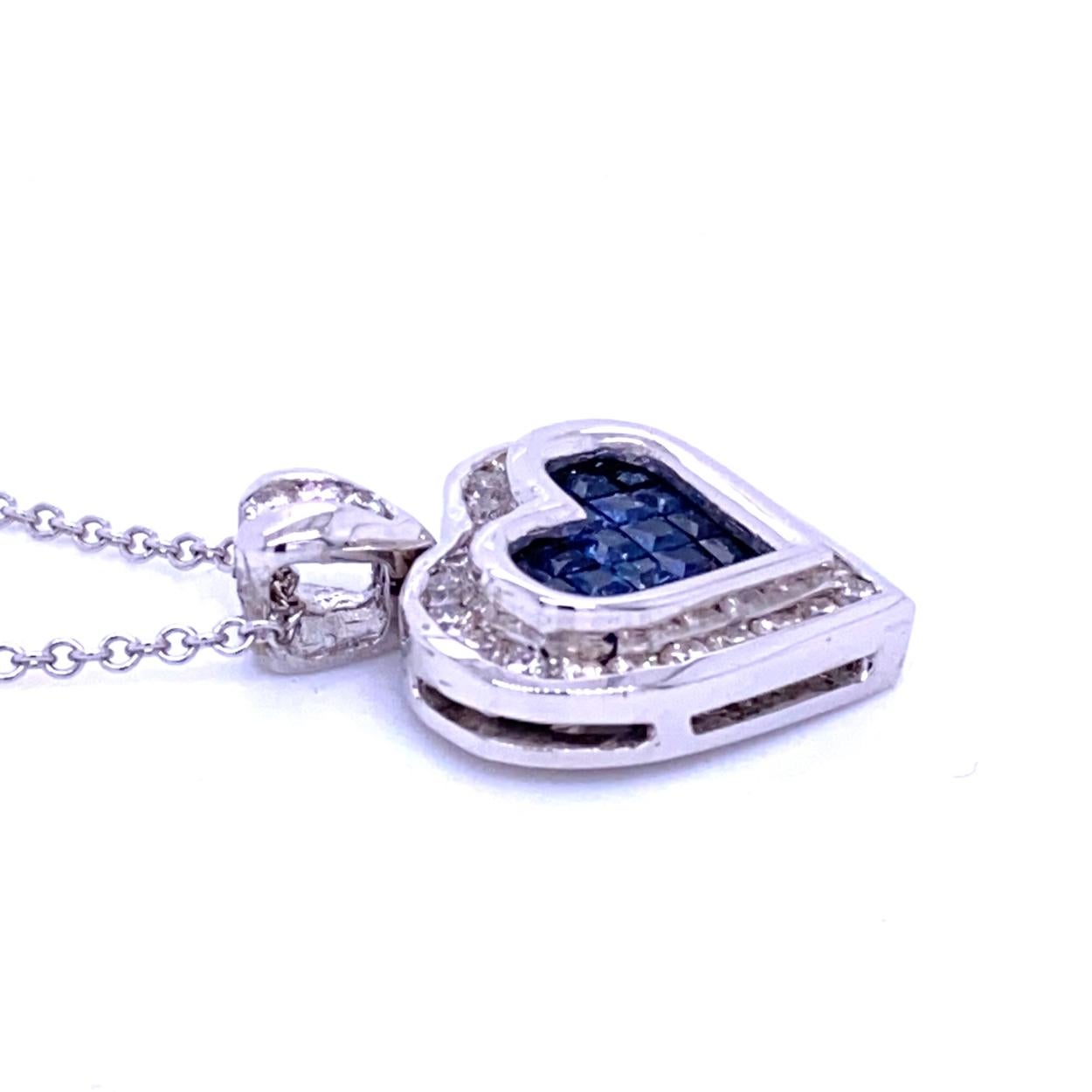 Round Cut 0.49 Carat Diamond/0.79 Carat Blue Sapphire 18K Gold Hearts Pendant Necklace