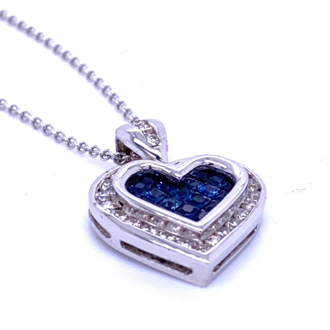 0.49 Carat Diamond/0.79 Carat Blue Sapphire 18K Gold Hearts Pendant Necklace In New Condition In Los Angeles, CA