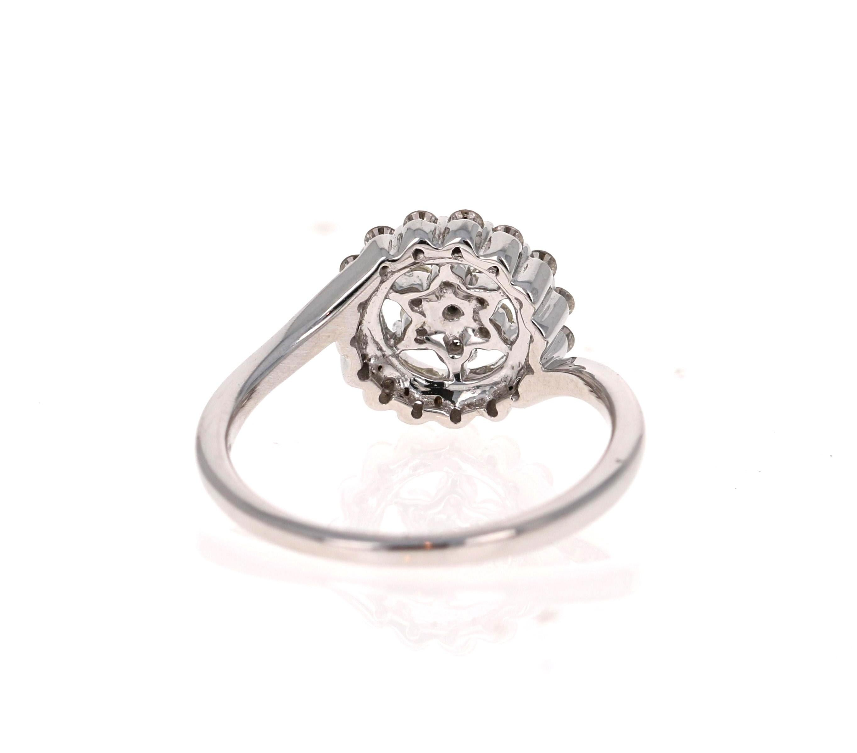 Contemporary 0.49 Carat Diamond 14 Karat White Gold Cluster Ring For Sale