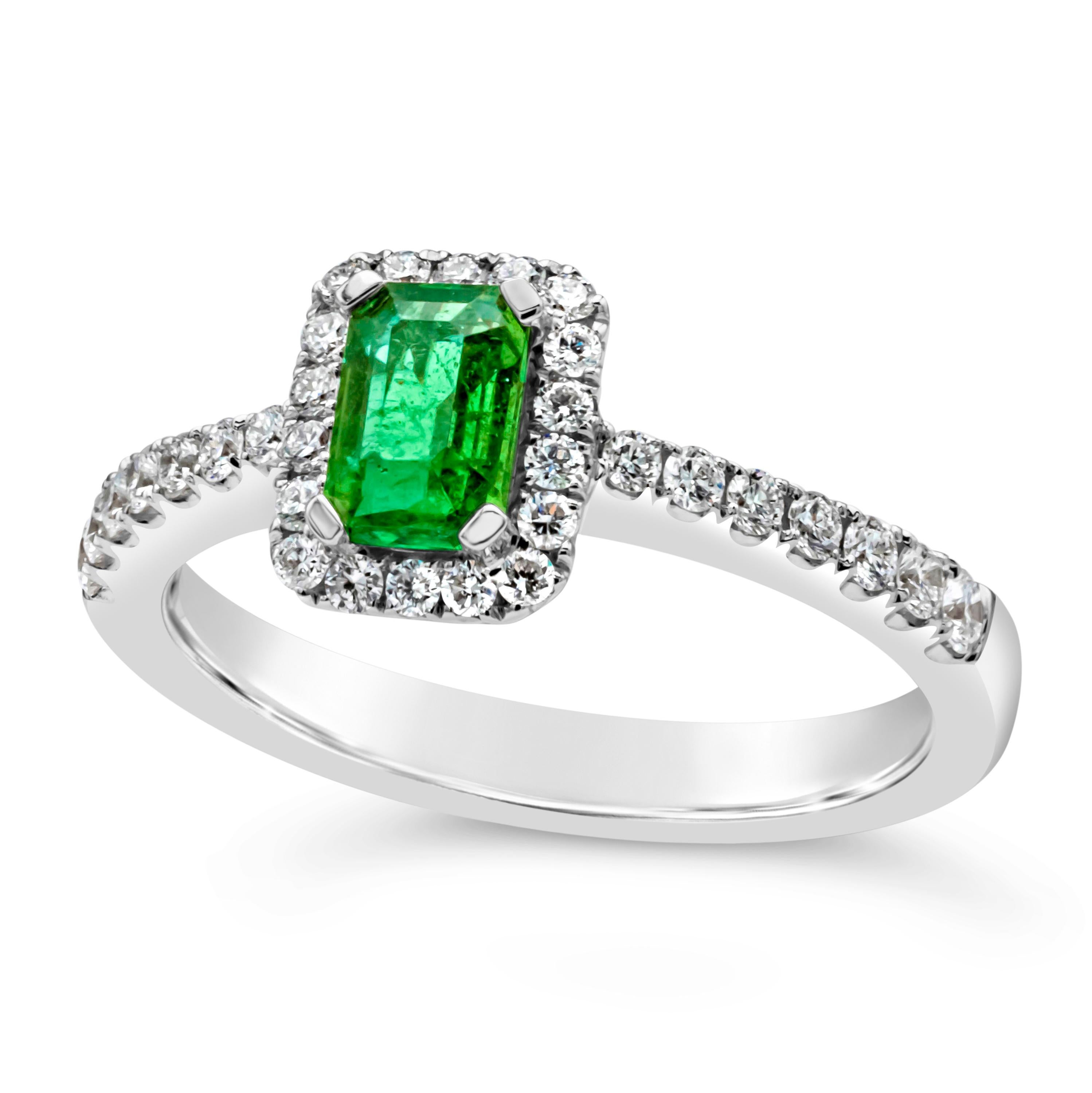0,49 Karat Total Emerald Cut Grüner Smaragd & Diamant Halo Verlobungsring (Smaragdschliff)