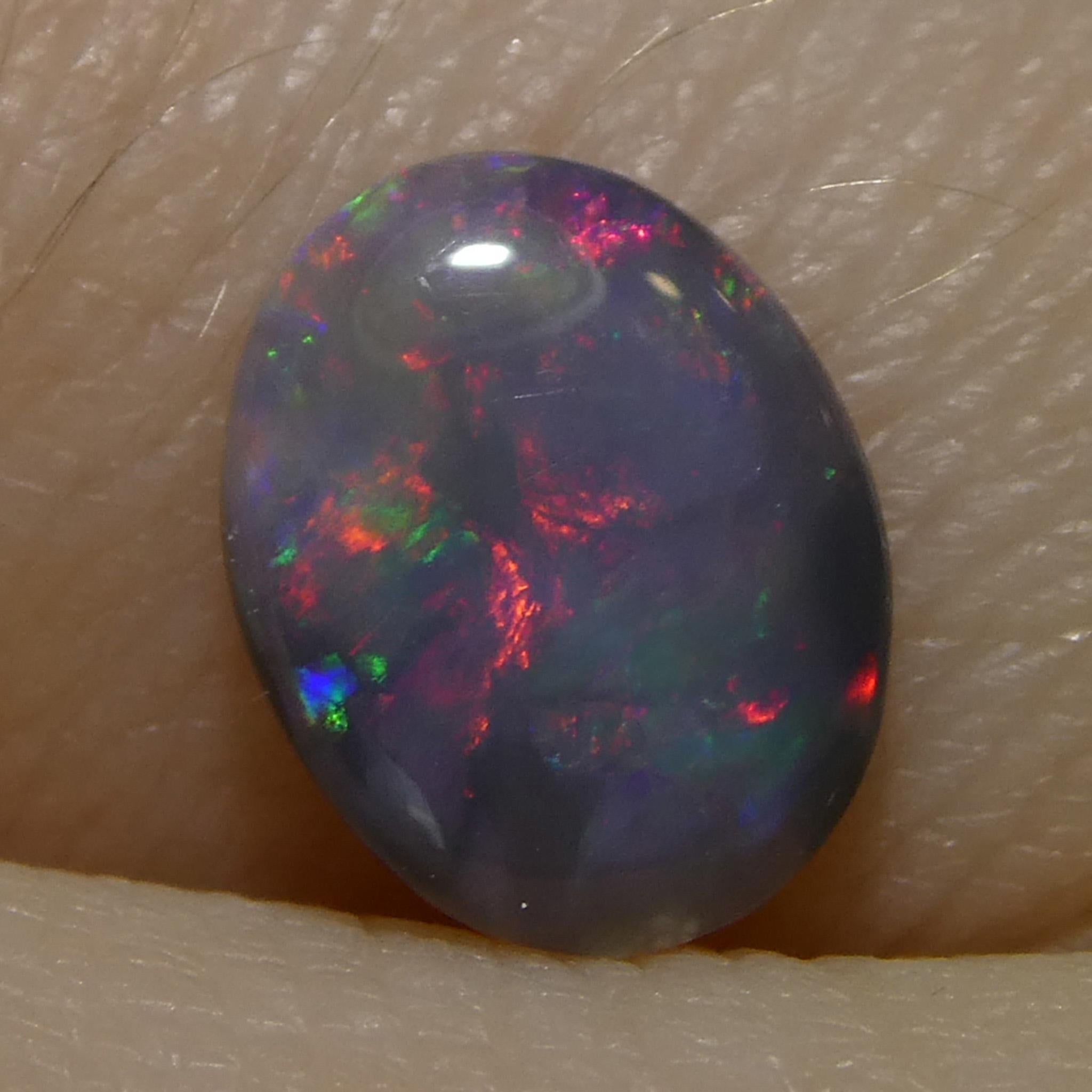 0.49 Karat ovaler grauer Opal im Cabochon-Schliff aus Australien 1