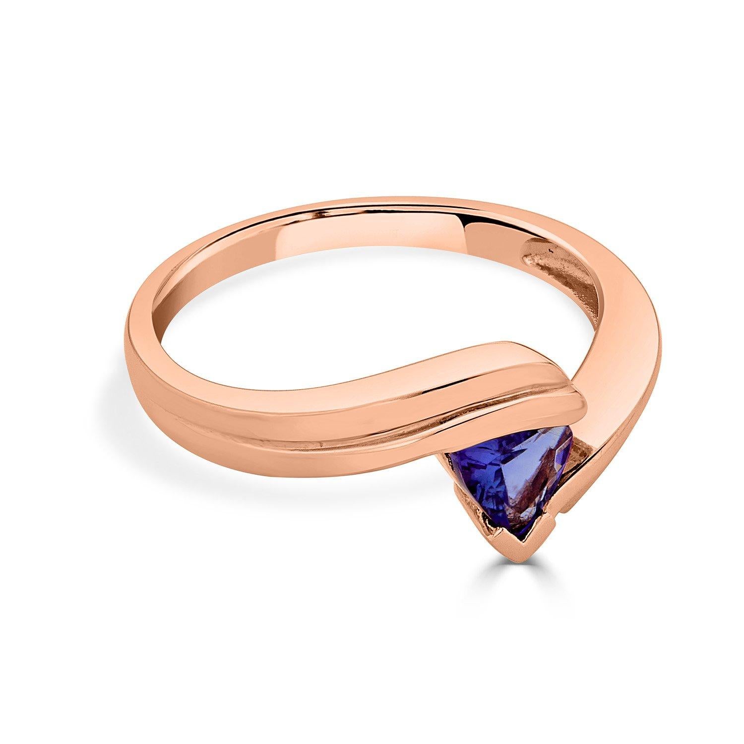 Trillion Cut 0.49Ct Tanzanite Ring with 0.06Tct Diamonds Set in 14K Rose Gold For Sale