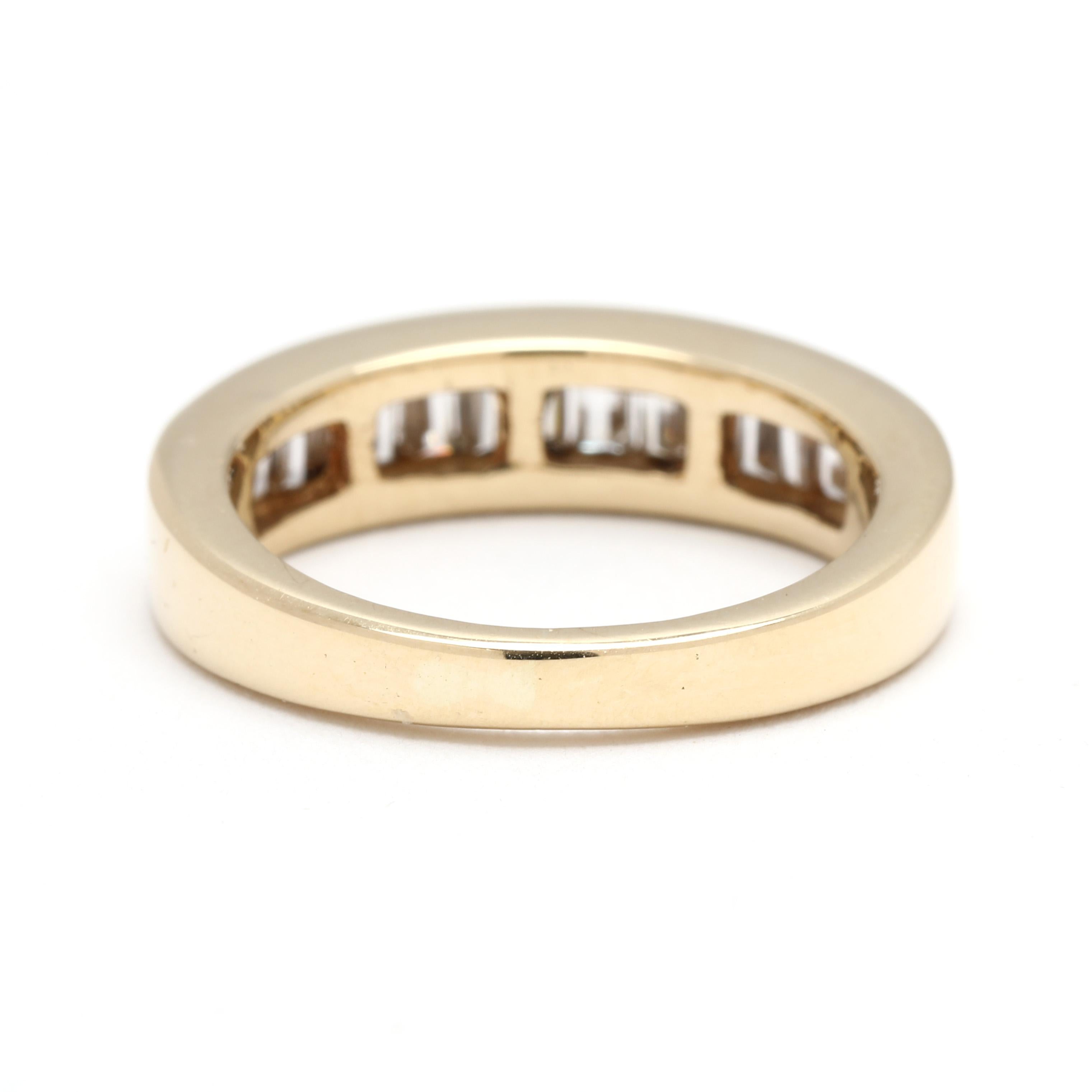 Baguette rastremato Anello con castone di diamanti da 0,49 carati, oro giallo 14 carati, misura 4 in vendita