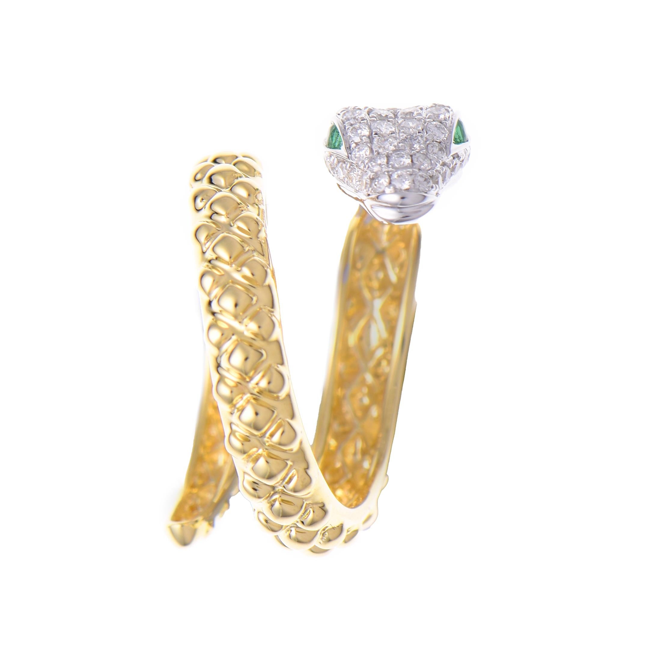 0.5 Carat Emerald and White Diamond White and Yellow Gold Ring In New Condition For Sale In New York, NY