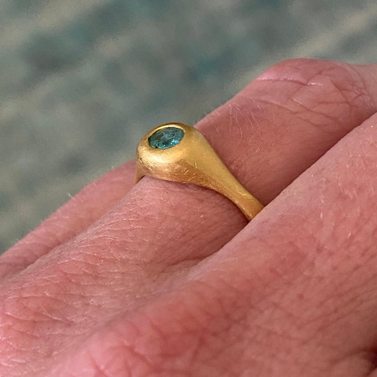 0.5 Carat Paraiba Set in 22K Yellow Gold For Sale at 1stDibs