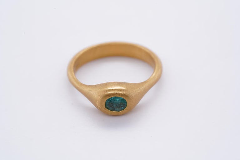 0.5 Carat Paraiba Set in 22K Yellow Gold For Sale at 1stDibs