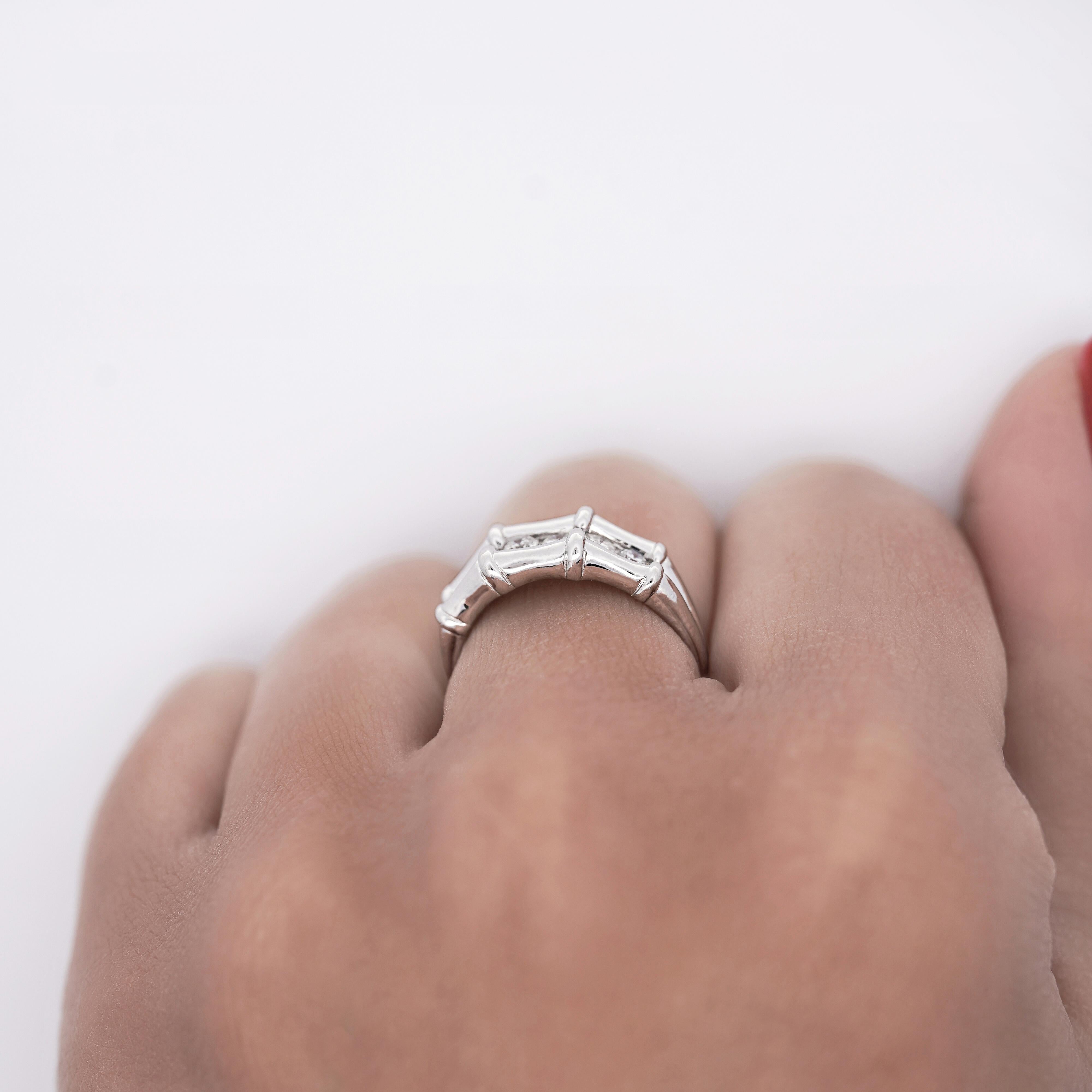 De las mujeres Anillo de diamante redondo de 0,5 quilates en canal de platino estilo bambú en venta