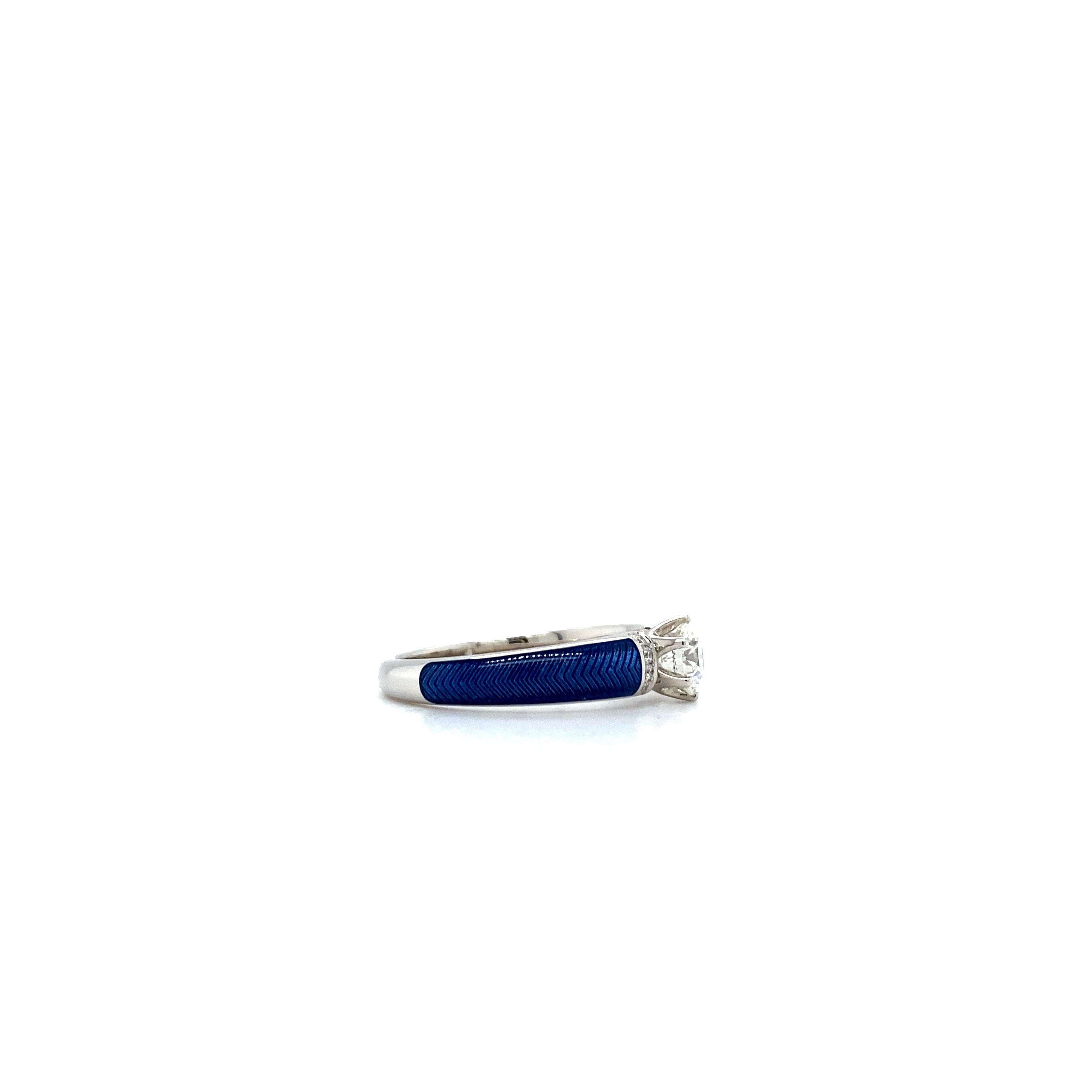 Im Angebot: 0,5 Karat Diamant Solitär Emaille-Ring Blauer Vitreous 18k Weißgold 9 Diamanten () 4