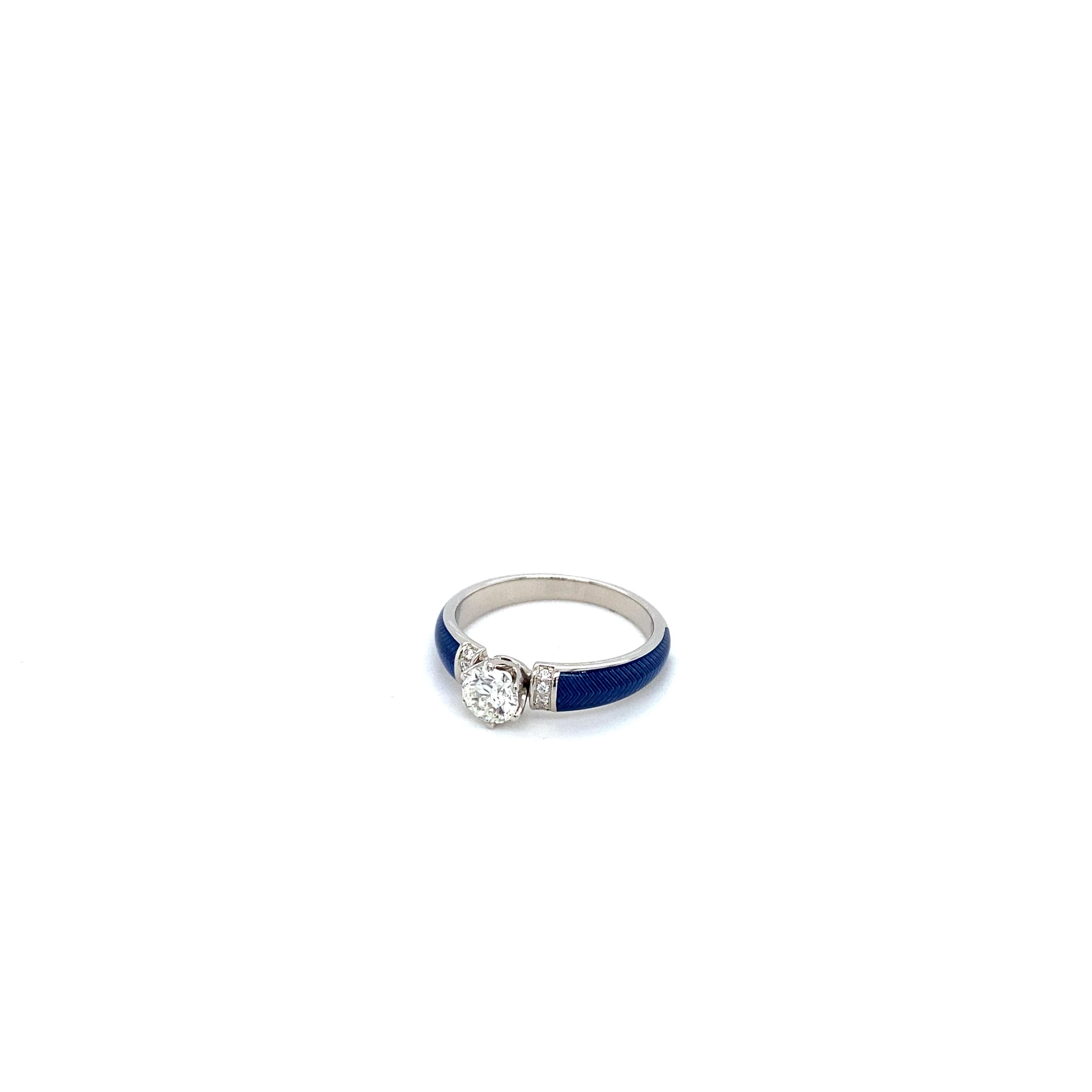 Im Angebot: 0,5 Karat Diamant Solitär Emaille-Ring Blauer Vitreous 18k Weißgold 9 Diamanten () 7
