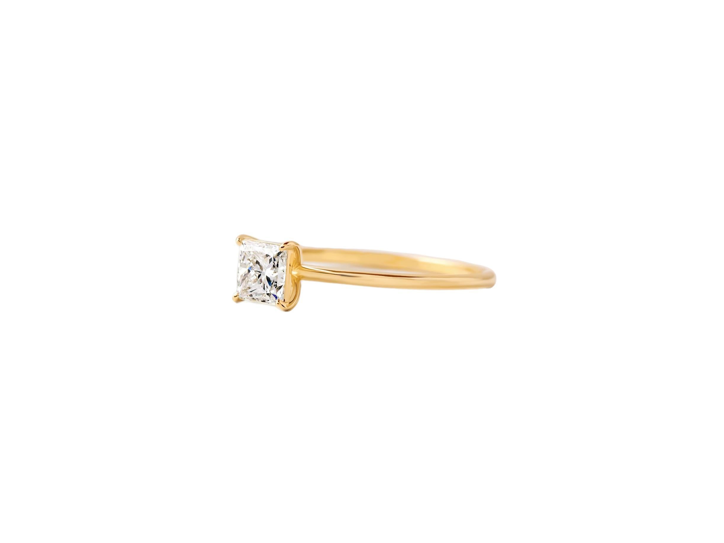 En venta: 0,5 ct Anillo de oro de 14k con moissanita talla princesa  2