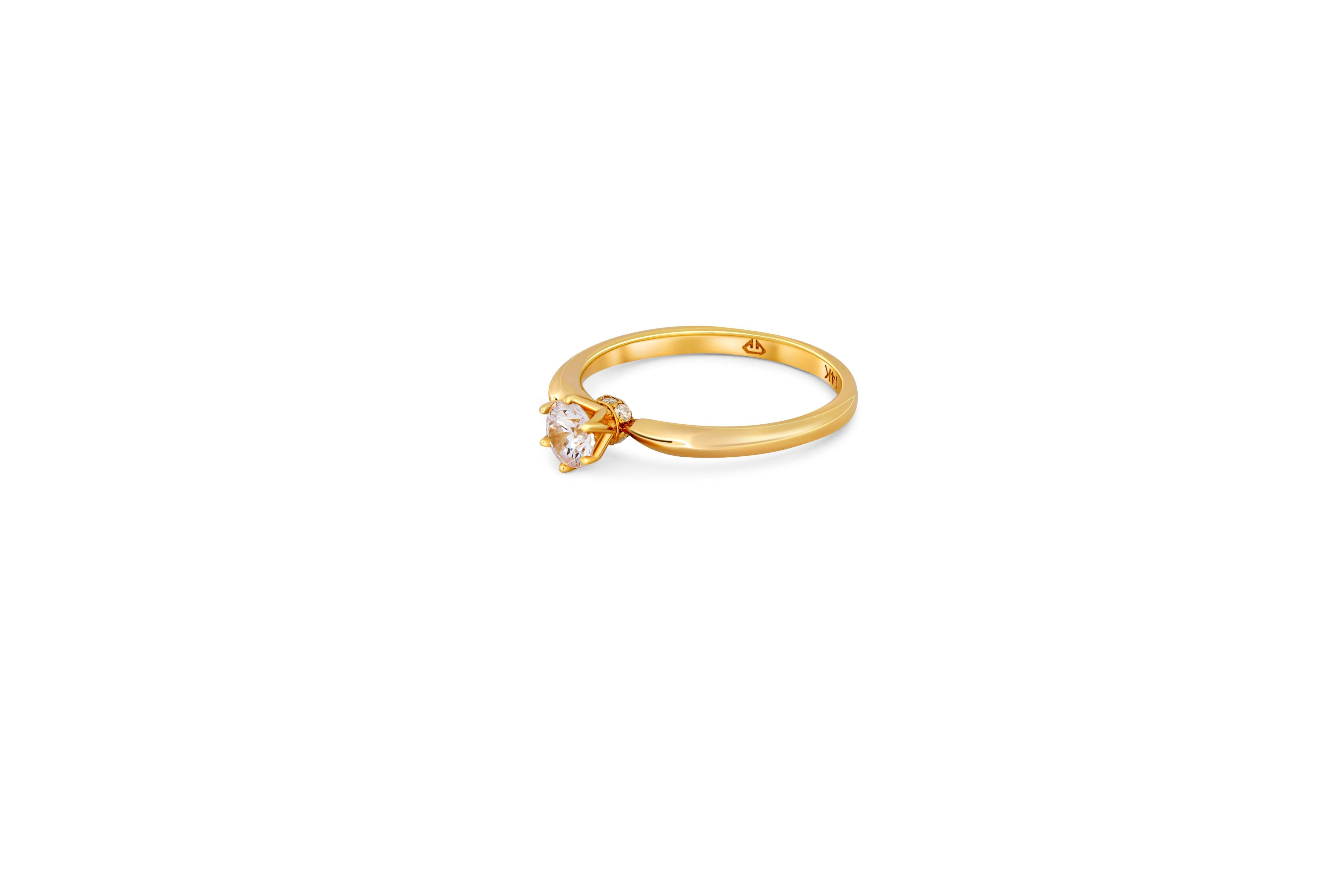 Modern 0.5 ct solitaire moissanite 14k gold ring For Sale