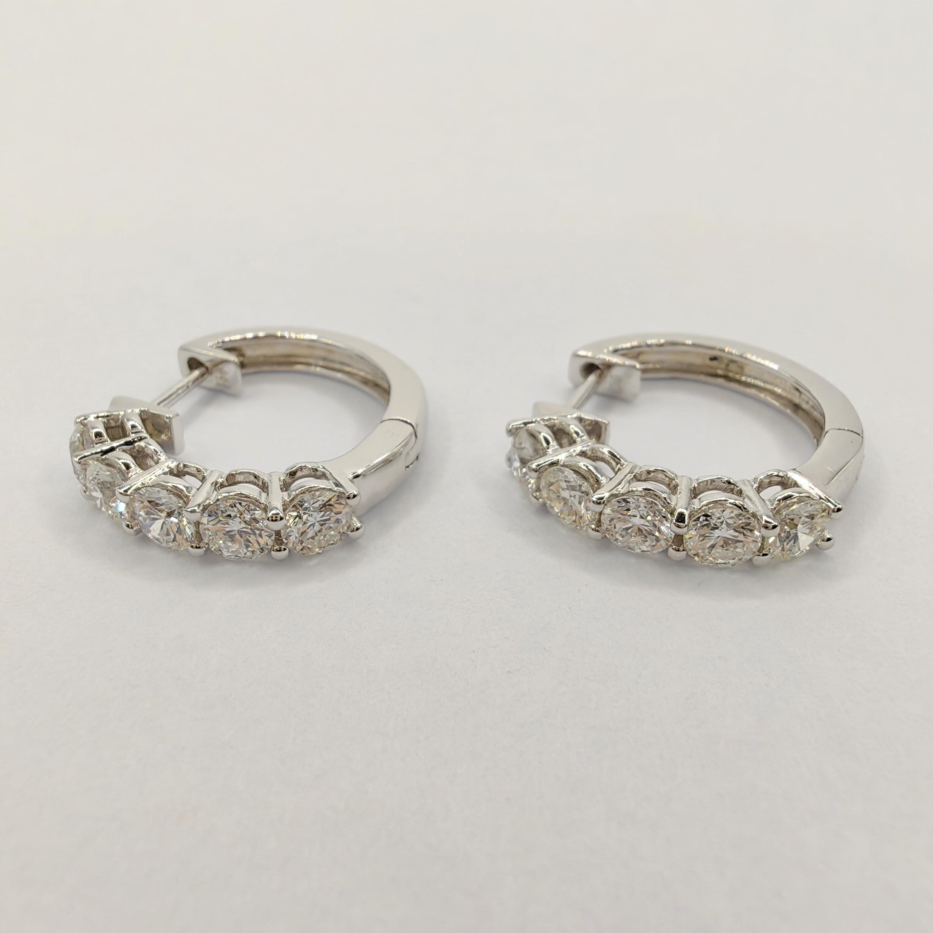 Round Cut 0.50 Carat 5-Diamond Huggie Hoop Single Earring in 18k White Gold For Sale