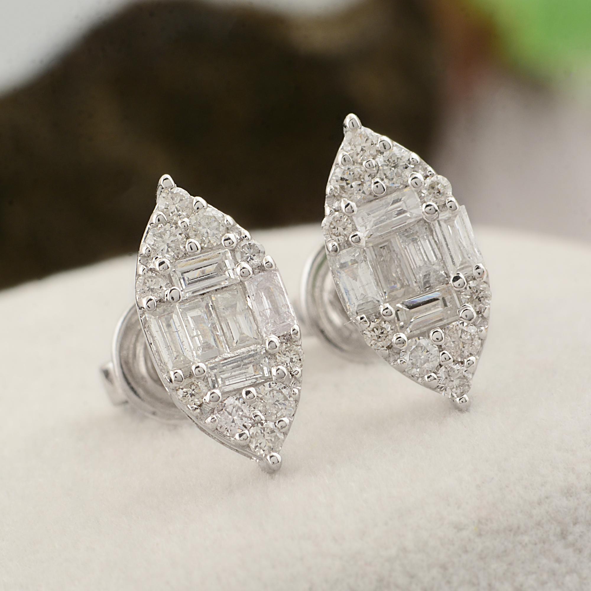 Moderne Clous d'oreilles d'anniversaire en or blanc 10 carats avec diamants baguettes de 0,50 carat en vente