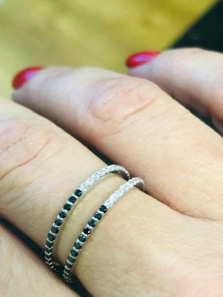 En venta: Anillo de diamantes blancos y negros de 0,50 quilates, oro blanco de 14 quilates  6