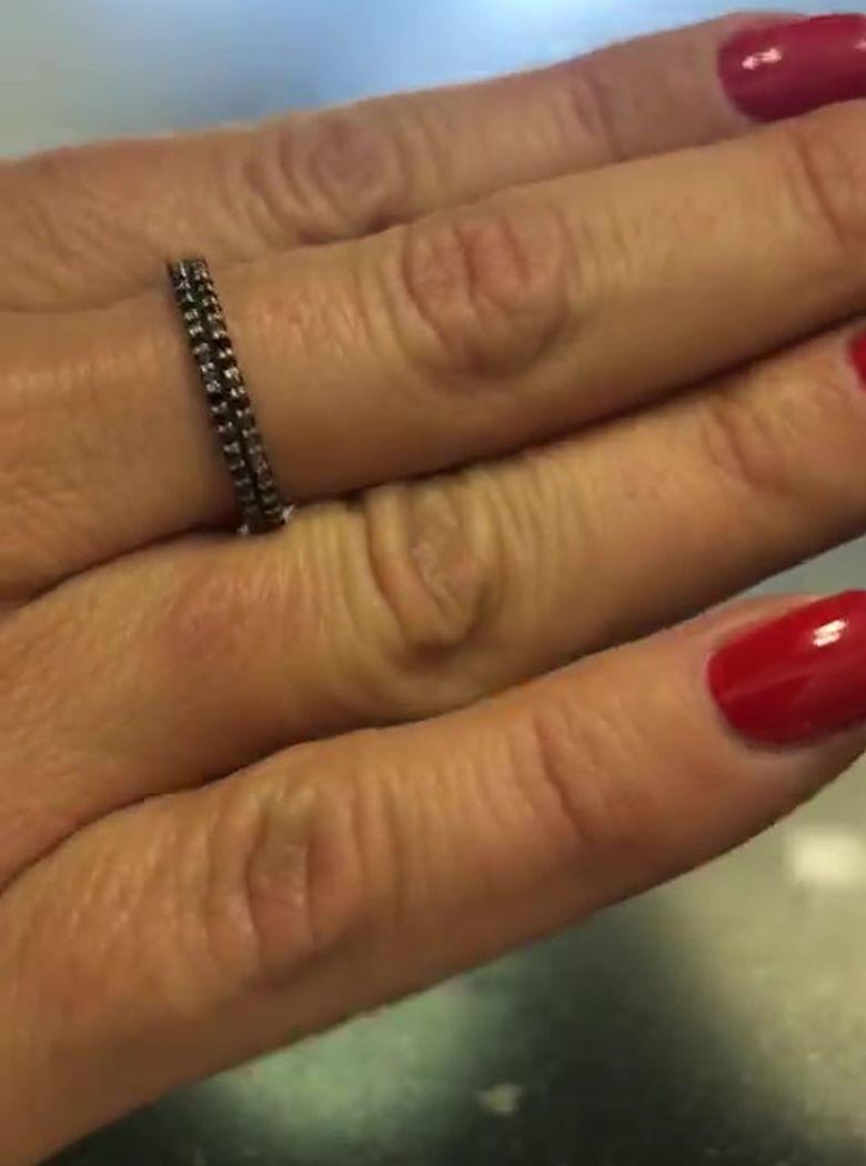 En venta: Anillo de diamantes blancos y negros de 0,50 quilates, oro blanco de 14 quilates  7