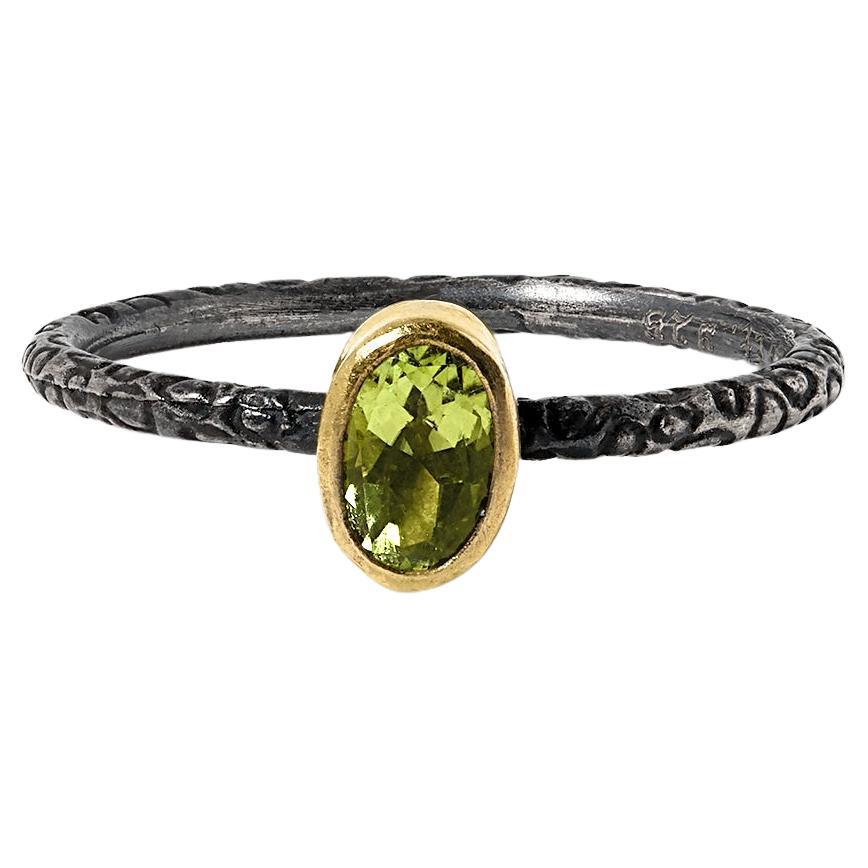 0.50 Carat Bright Oval Green Peridot with 24K Gold and Silver Textured Ring
Peridot - 0.50 carat
24K Gold - 0.30 grams
Silver S925 - 1.20
Size 6