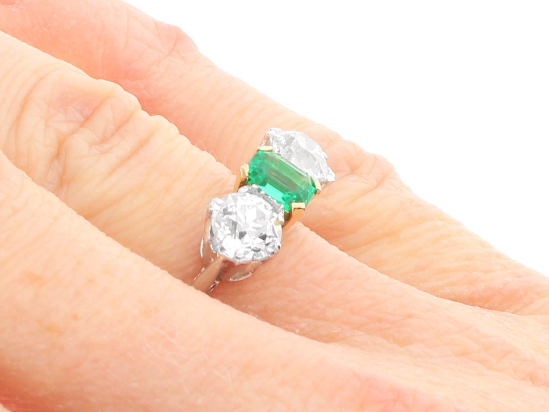 0,50 carati di smeraldo colombiano 1,94 carati di diamante in platino Anello trilogy CIRCA 1935 in vendita 3