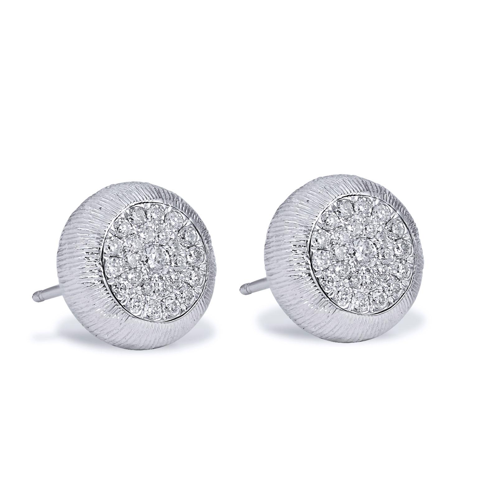 0.50 Carat Diamond Pave set in 18 Karat White Gold Textured Stud Earrings In New Condition In Miami, FL