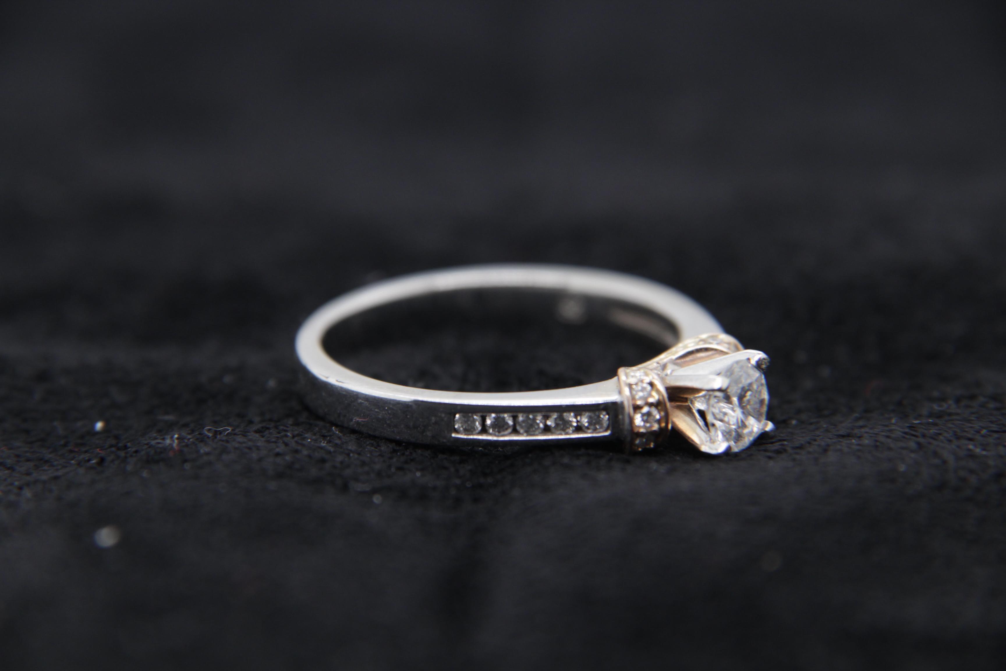 0.50 Carat Diamond Ring in 14 Karat Gold In New Condition In Bangkok, TH