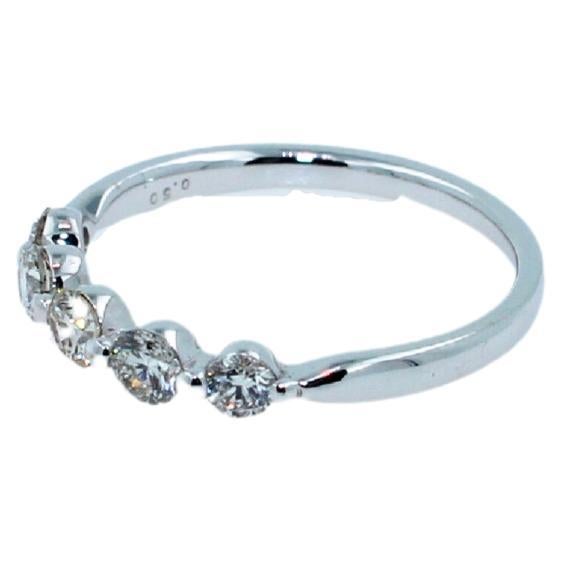 0.50 Carat Diamond Thin Small Stackable Dainty Line Half Band White Gold Ring
0,50 cts Diamants couleur GI, pureté VS 
Diamants très brillants et étincelants
Or blanc 18K 
Taille 6.25 - Redimensionnable sur demande
