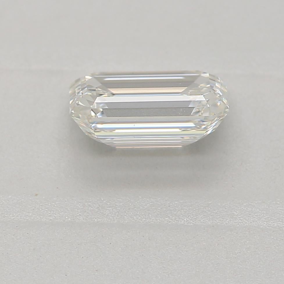 0.50 Carat Faint  Yellow Green, Emerald cut diamond VS2 Clarity GIA Certified In New Condition For Sale In Kowloon, HK
