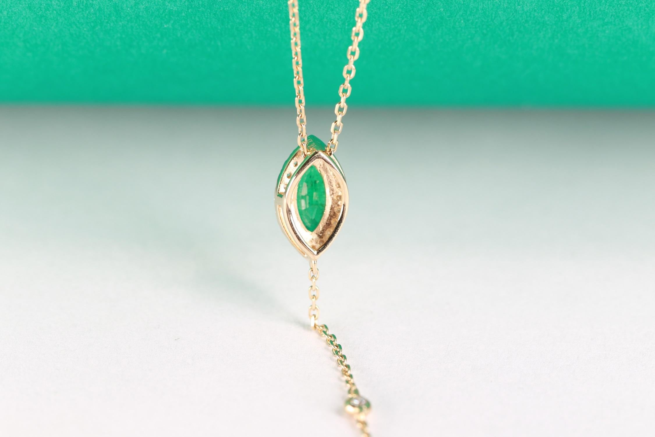 Art Deco 0.50 Carat Marquise Cut Emerald Diamond Accents 14K Yellow Gold Necklace For Sale