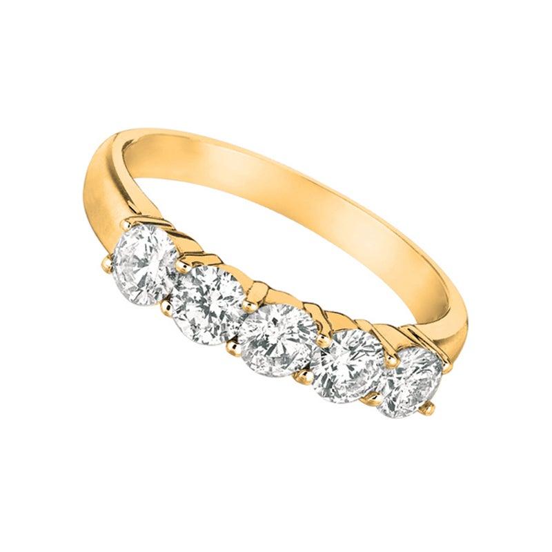 For Sale:  0.50 Carat Natural Diamond Ring G SI 14 Karat Yellow Gold 5 Stones 3