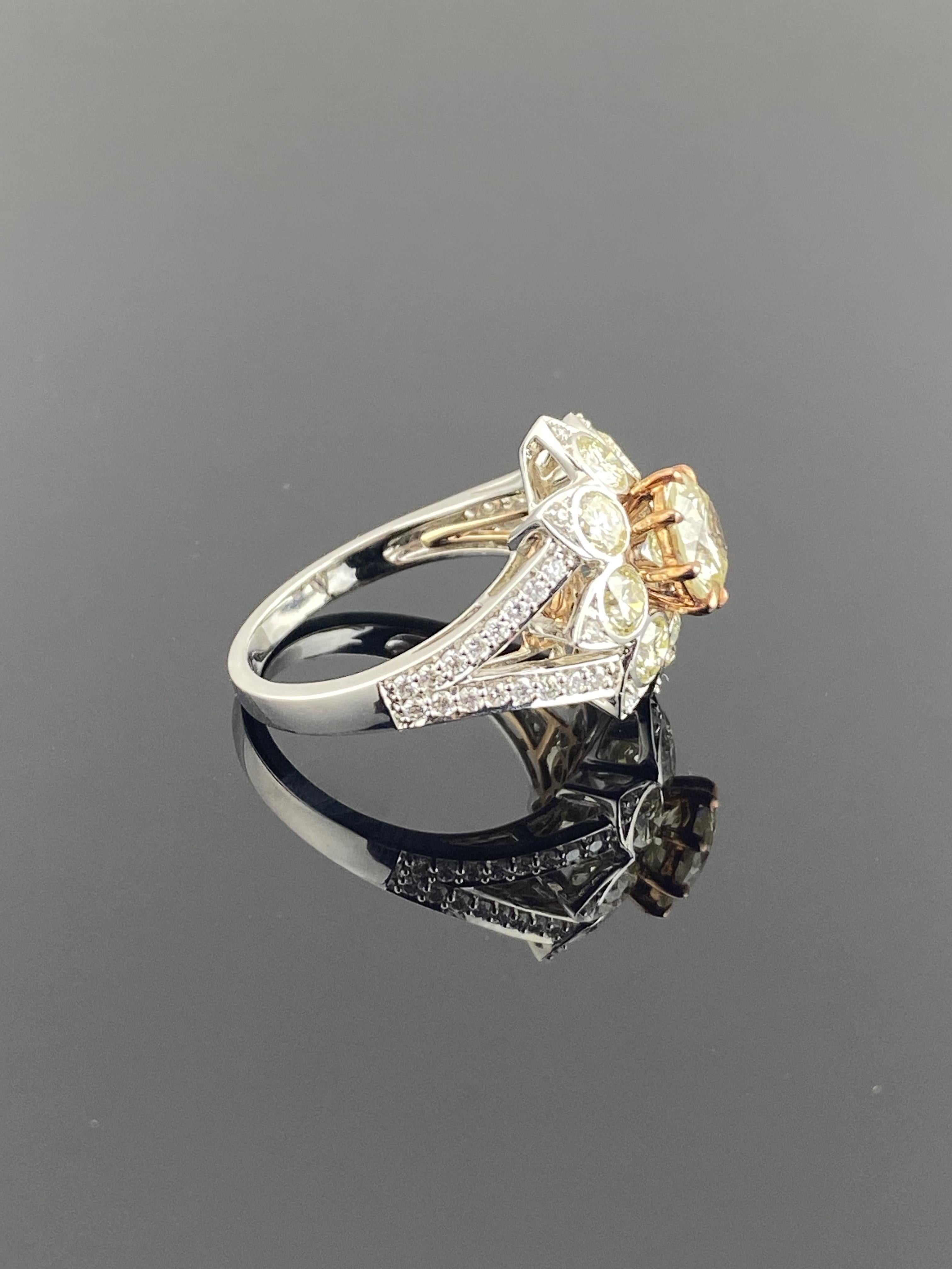 Art déco Bague en or blanc 18 carats avec diamant jaune taille ovale de 2,89 carats en vente