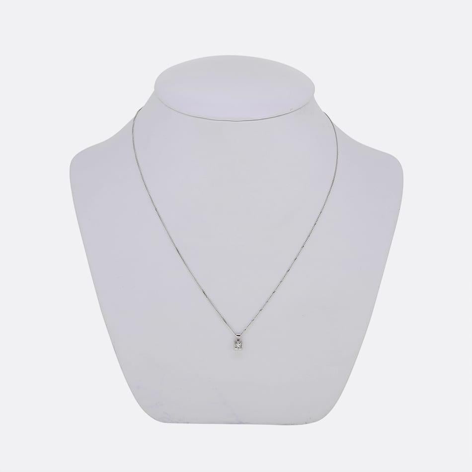 0.50 Carat Princess Cut Diamond Pendant Necklace In Good Condition For Sale In London, GB