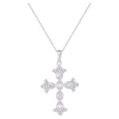 Pendentif croix en or blanc 14 carats avec diamants ronds et baguettes de 0,50 carat
