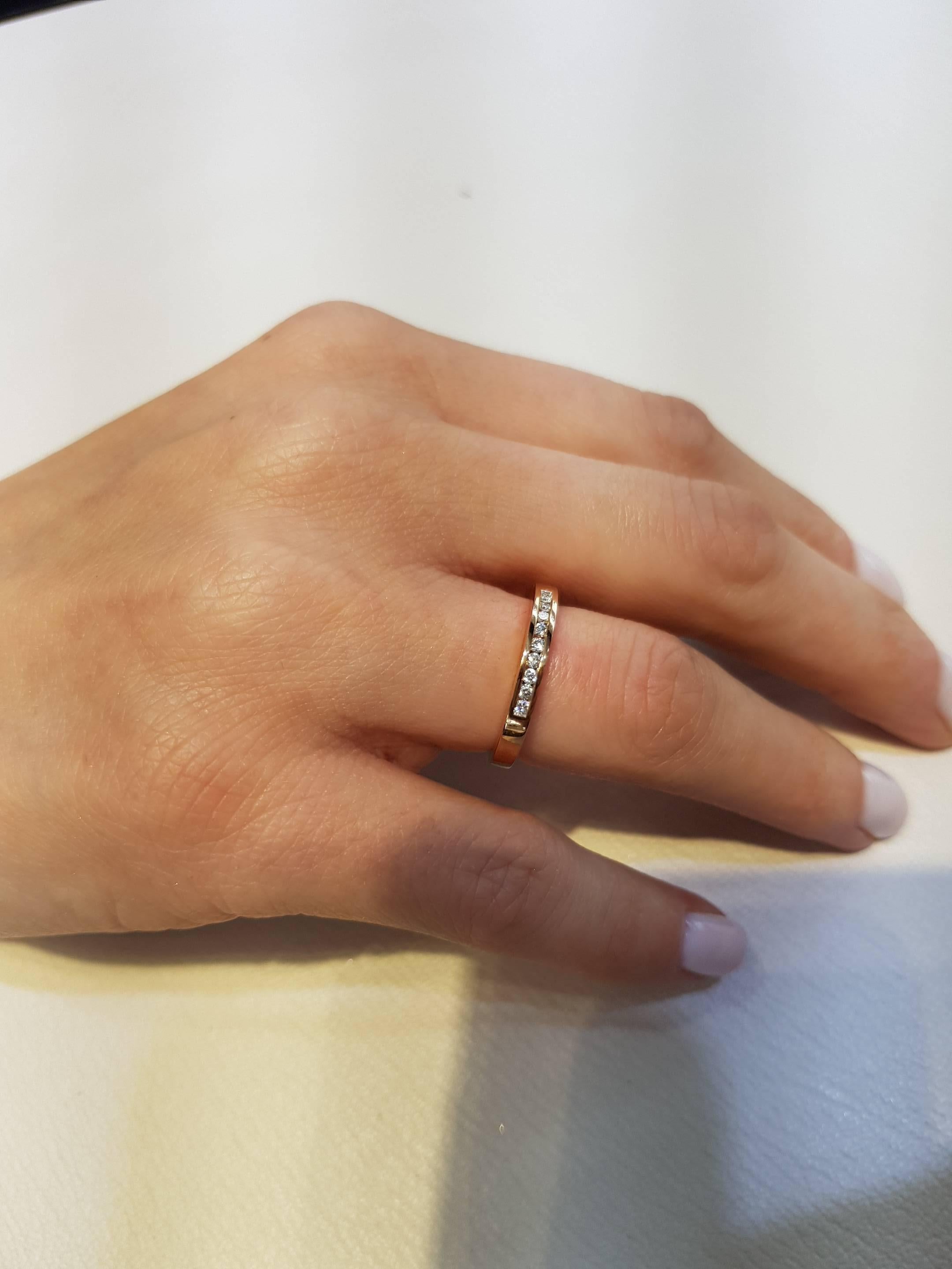 0,50 Karat runder Diamant Channel Set 18 KT Roségold Halb-Eternity-Ring (Moderne) im Angebot