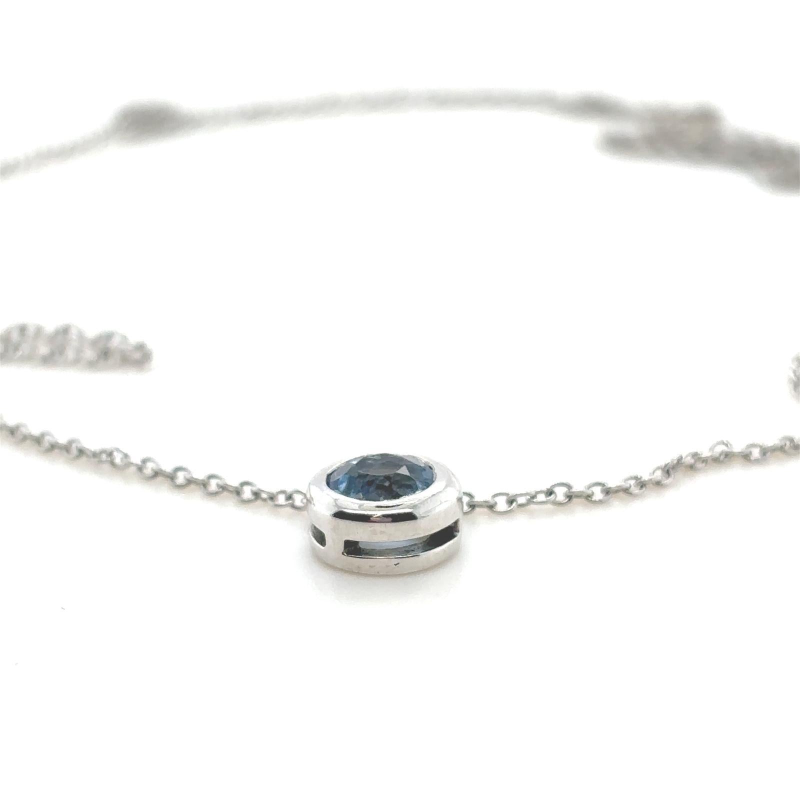 Donna Ciondolo con acquamarina Single Stone da 0,50 carati e catena in oro bianco 18 carati in vendita